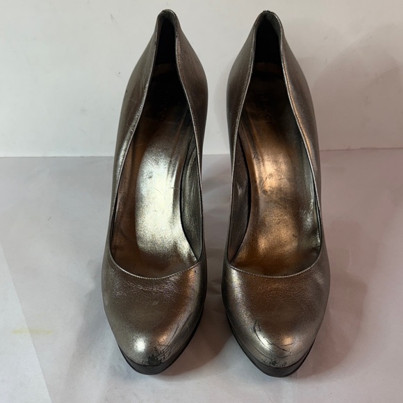 Gucci Elegant Metallic Silver Women's Heels - Picture 1 of 8